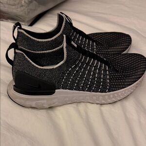 Black and White Knit Nike mens Phantom Sneakers mens 7 women’s 8.5